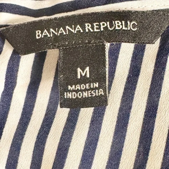 Banana Republic Classic Tie Neck Ruffle Stripe Dark Navy Sleeveless Top Sz M - Picture 3 of 8